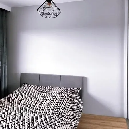 Elegant 1-bedroom Flat With Balcony Near Βρότσλαβ